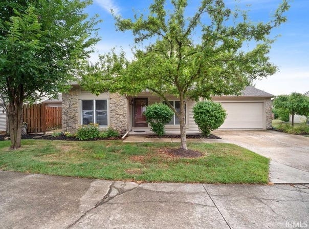 6251 Sawmill Woods Drive, Fort Wayne, IN 46835