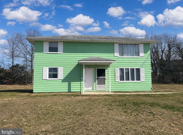 735 S STATE Street, VINELAND, NJ 08360