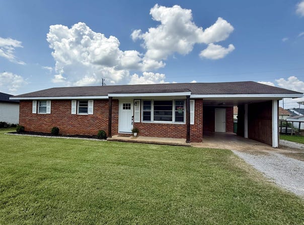 202 W Roosevelt Ave, Muscle Shoals, AL 35661