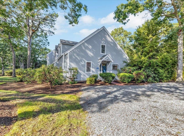 98 Shellback Way, Mashpee, MA 02649