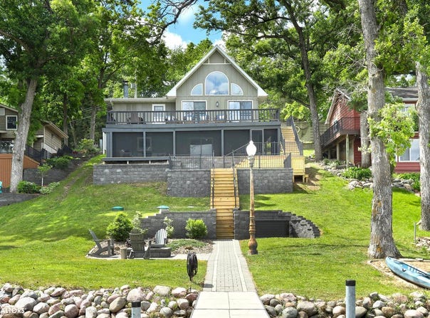 207 Cottage Lane, Montezuma, IA 50171