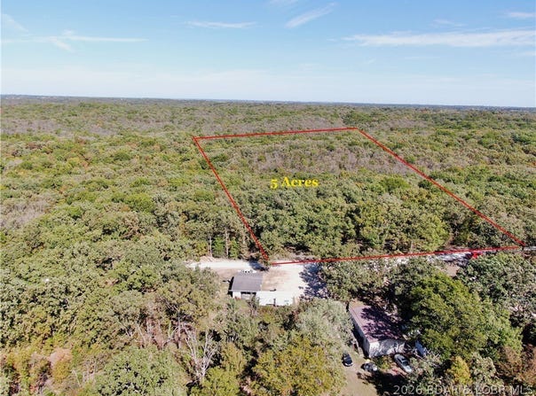 Howe Road, Eldon, MO 65026