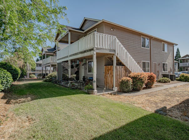 632 Valley Heart Lane, Central Point, OR 97502