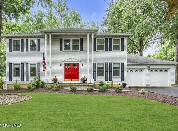 19 Bartlett Court, Matawan, NJ 07747
