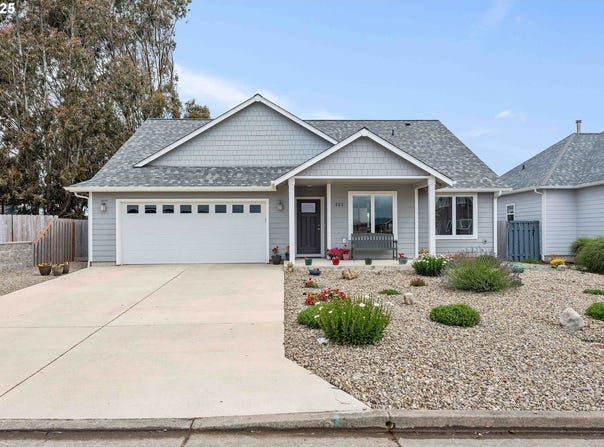 822 SPYGLASS DR, Bandon, OR 97411