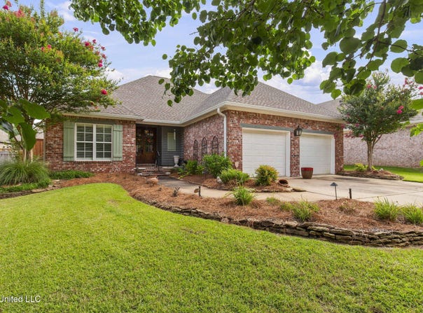 225 E Towne Drive, Brandon, MS 39042