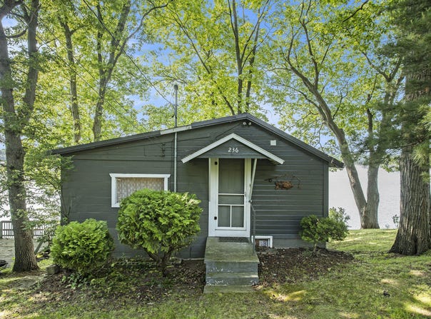 236 Tuttle Park Drive, Sherwood, MI 49089