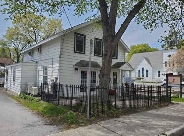 46 W Market St, Red Hook, NY 12571