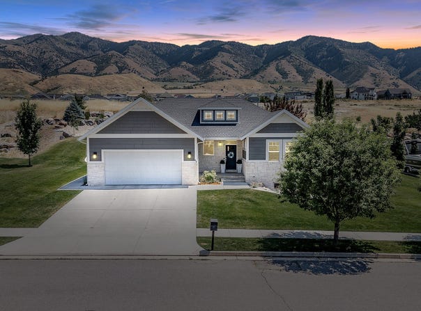 84 N 820 E, Hyde Park, UT 84318