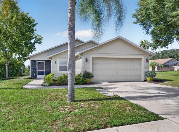 1390 WILLOW CREST Drive, CLERMONT, FL 34711