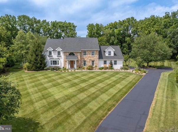 1588 SURREY ROAD, BETHLEHEM, PA 18015
