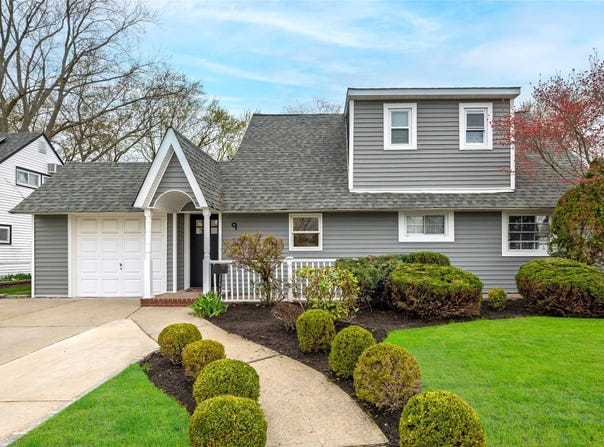 9 Tiptop Lane, Hicksville, NY 11801