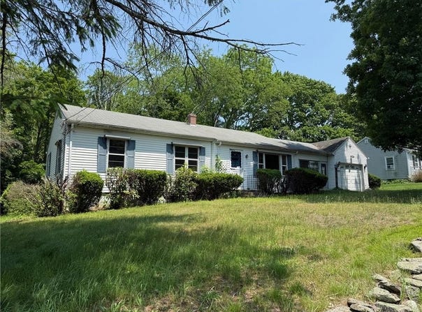 5 Pleasant View Circle, Smithfield, RI 02828