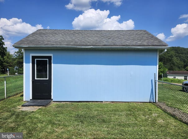 51 MCCOOLE AVENUE, PAW PAW, WV 25434