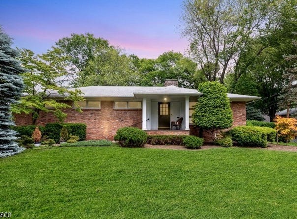 31 Woodside Ave, Cranford Twp., NJ 07016-3151