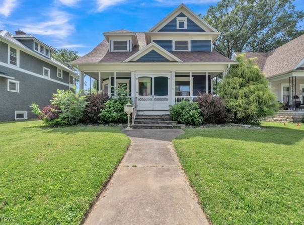 209 Euclid Avenue, Bellevue, OH 44811