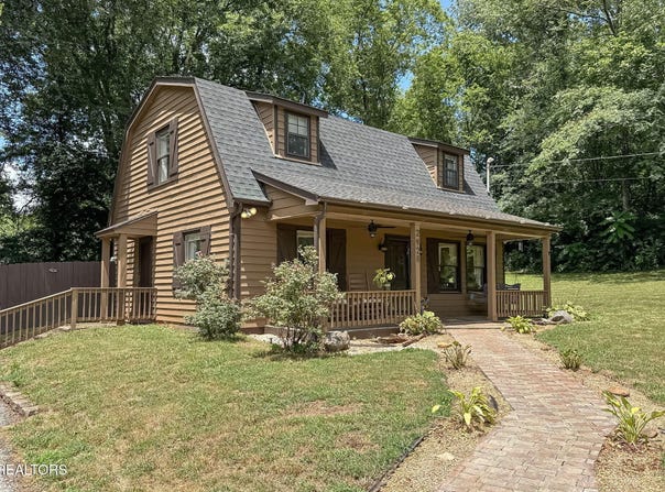 2928 Bluegrass Lane, Strawberry Plains, TN 37871