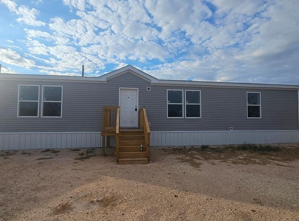 502 E 7th St, McCamey, TX 79752