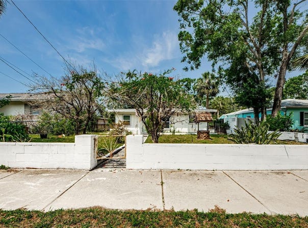306 BANANA STREET, TARPON SPRINGS, FL 34689