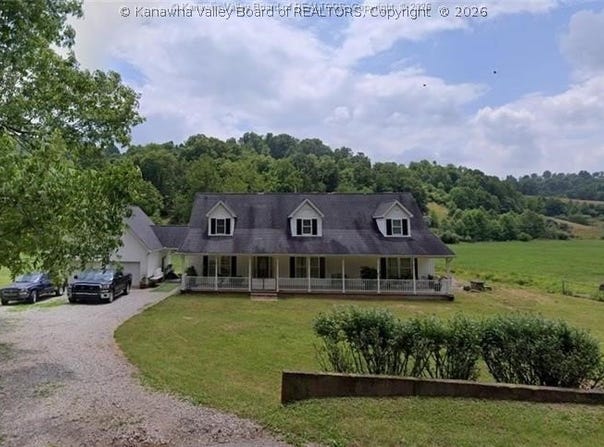621 Seamans Fork Road, Reedy, WV 25270