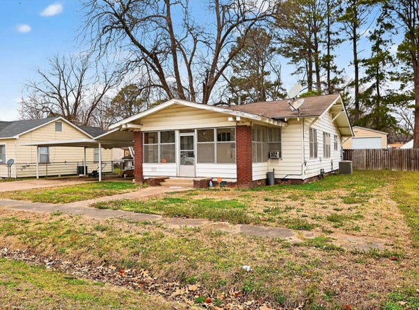 511 E Banks Street, England, AR 72046