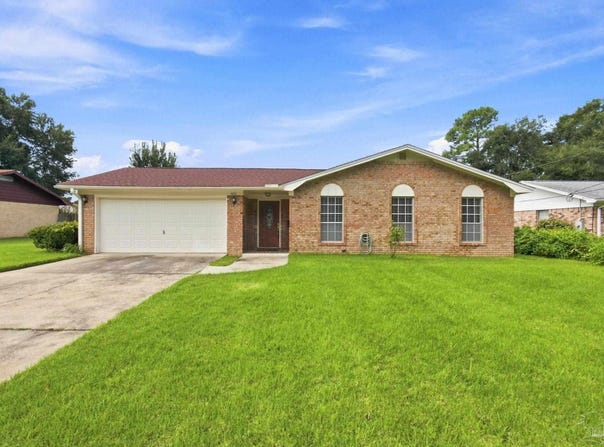 8221 Squire Rd, Pensacola, FL 32514