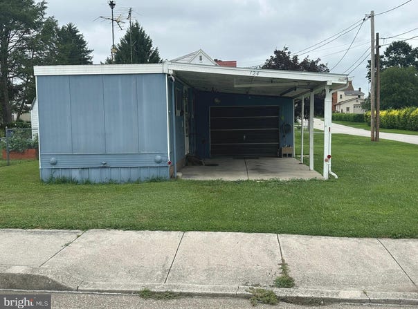 124 CHARLES AVENUE, HANOVER, PA 17331