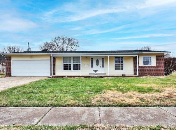 2395 Palm Drive, MO 63031