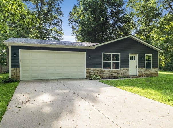 9304 N Oak Shore Drive, Rome City, IN 46784