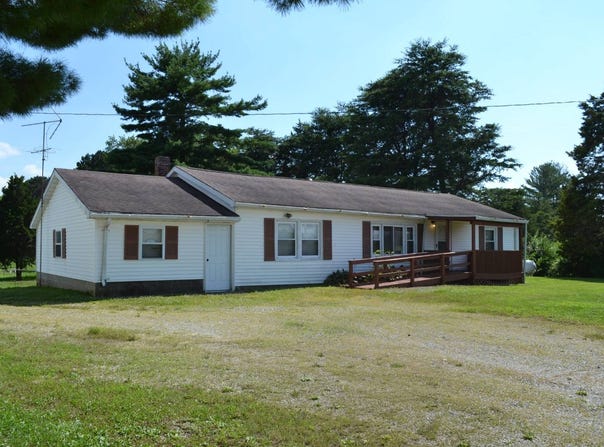 858 CR 1800 N, West Salem, IL 62476