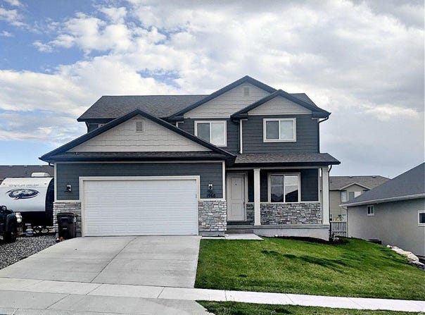 1966 E BLUE SPRUCE Rd, Eagle Mountain, UT 84005