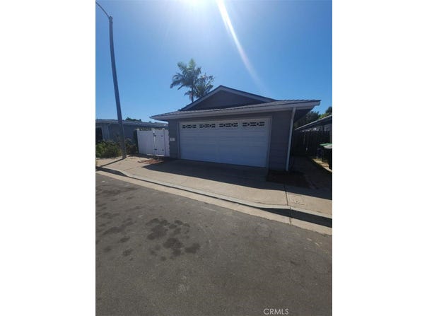 1111 Valley, Costa Mesa, CA 92627