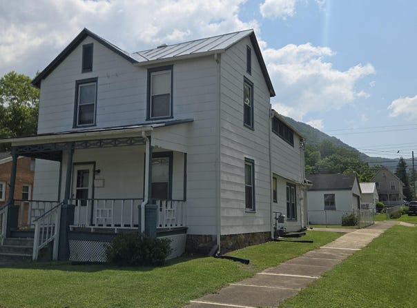 2104 Oak Avenue Ave, Buena Vista, VA 24416