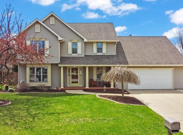 2640 ENGLEWOOD Road, GREEN BAY, WI 54311