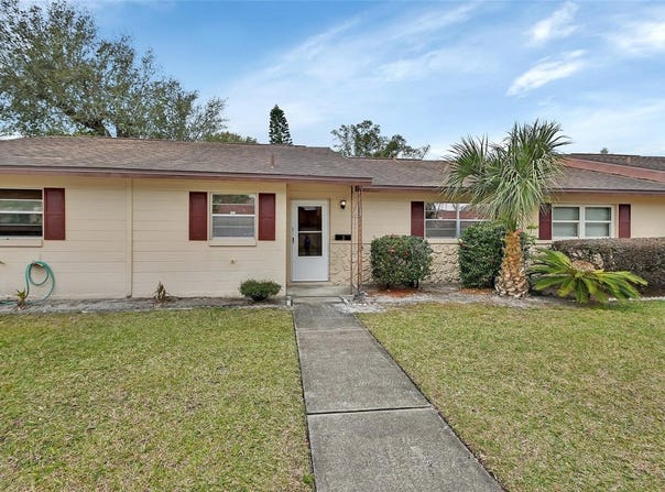 2 VILLA VILLAR COURT, DELAND, FL 32724