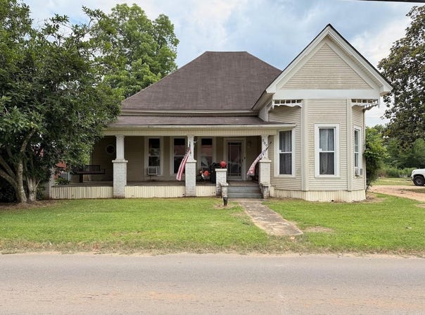 207 W Central Street, Warren, AR 71671
