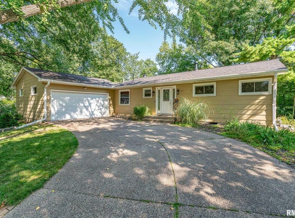 113 31ST Avenue, Moline, IL 61265