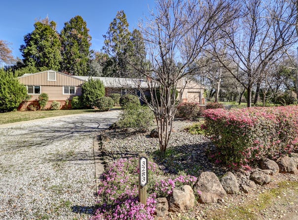 3283 Middleton Lane, Redding, CA 96002