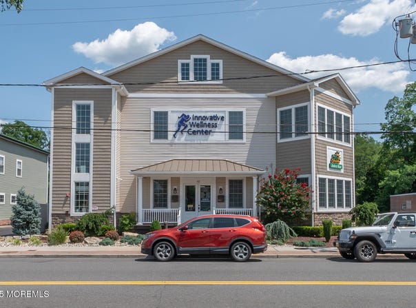 15-17 E Railroad Avenue, Middlesex, NJ 08846