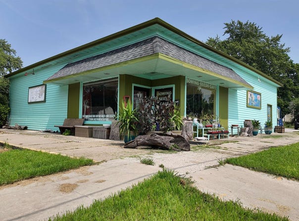1253 S IRWIN Avenue, GREEN BAY, WI 54301