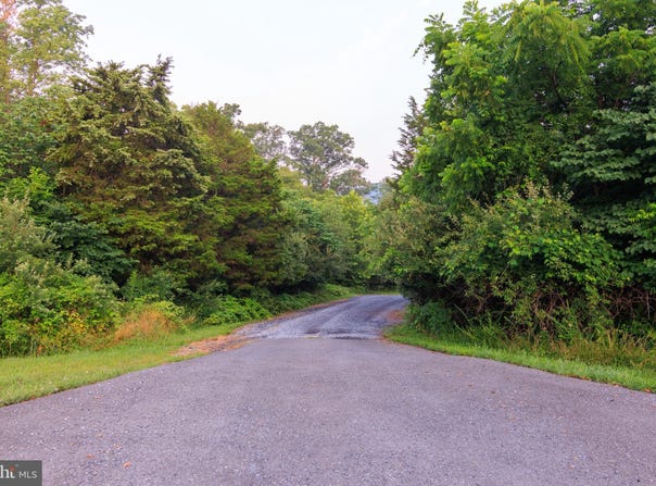 30 WAVERLY DRIVE, STRASBURG, VA 22657