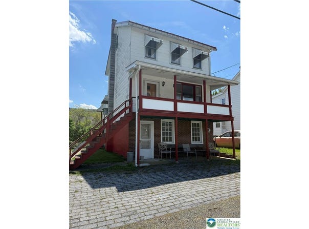 596 Old 209 Road, Schuylkill, PA 18252