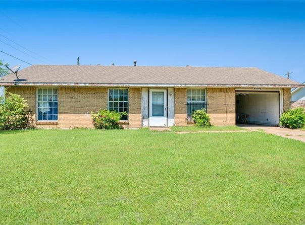 2114 Sunset Drive, Brookston, TX 75421