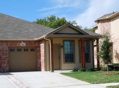 315 Orbit Drive, Lavon, TX 75166