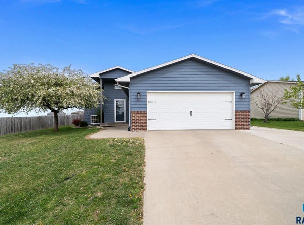 504 Adam Ave, Baltic, SD 57003