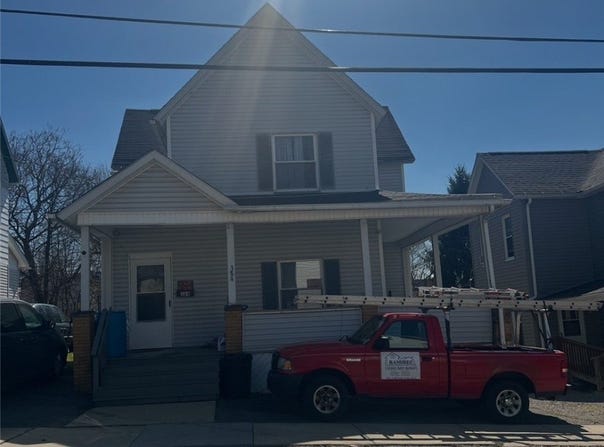 384 Meek St, Sharon, PA 16146