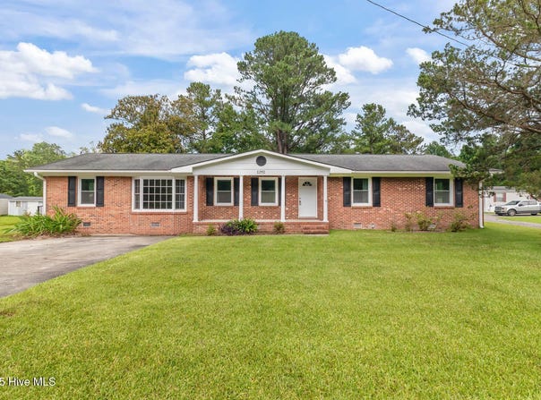 1292 Lake Cole Road, Midway Park, NC 28544