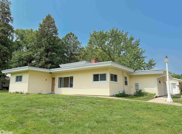 1706 N Federal Street, Hampton, IA 50441