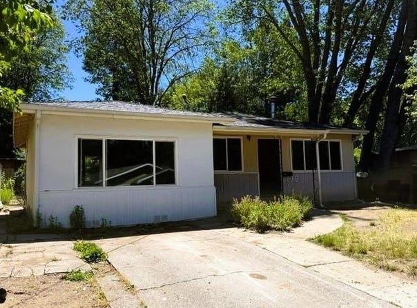 736 Pine Ridge, Mt Shasta, CA 96067