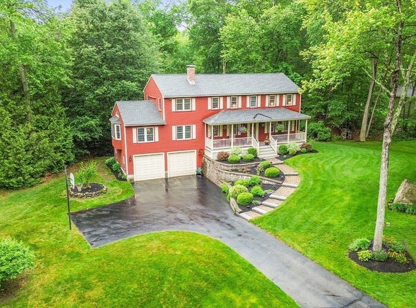 7 Colonial Drive, Westford, MA 01886